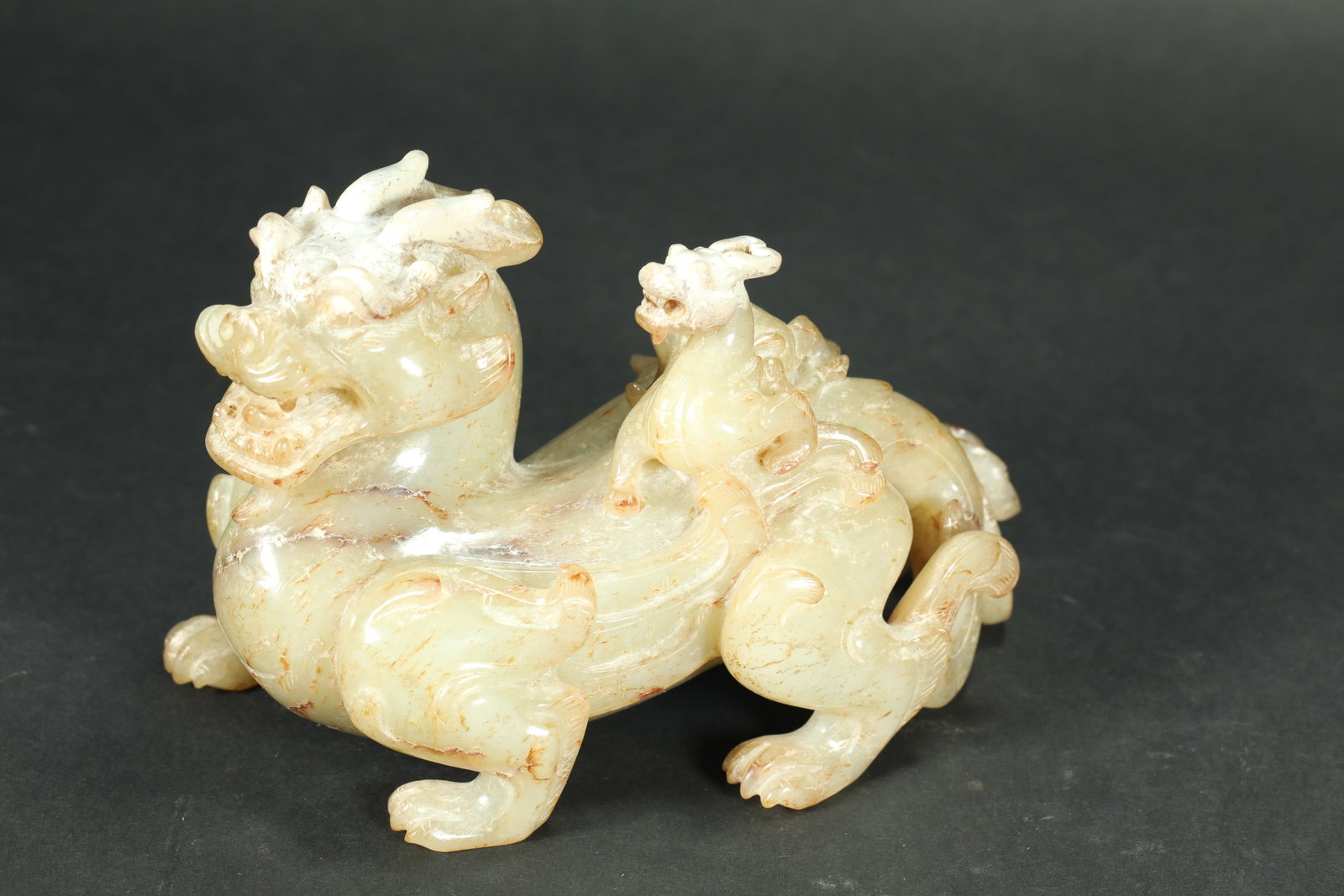 WARRING STATES PERIOD WHITE JADE AUSPICIOUS BEAST: H:10CM L:15CM