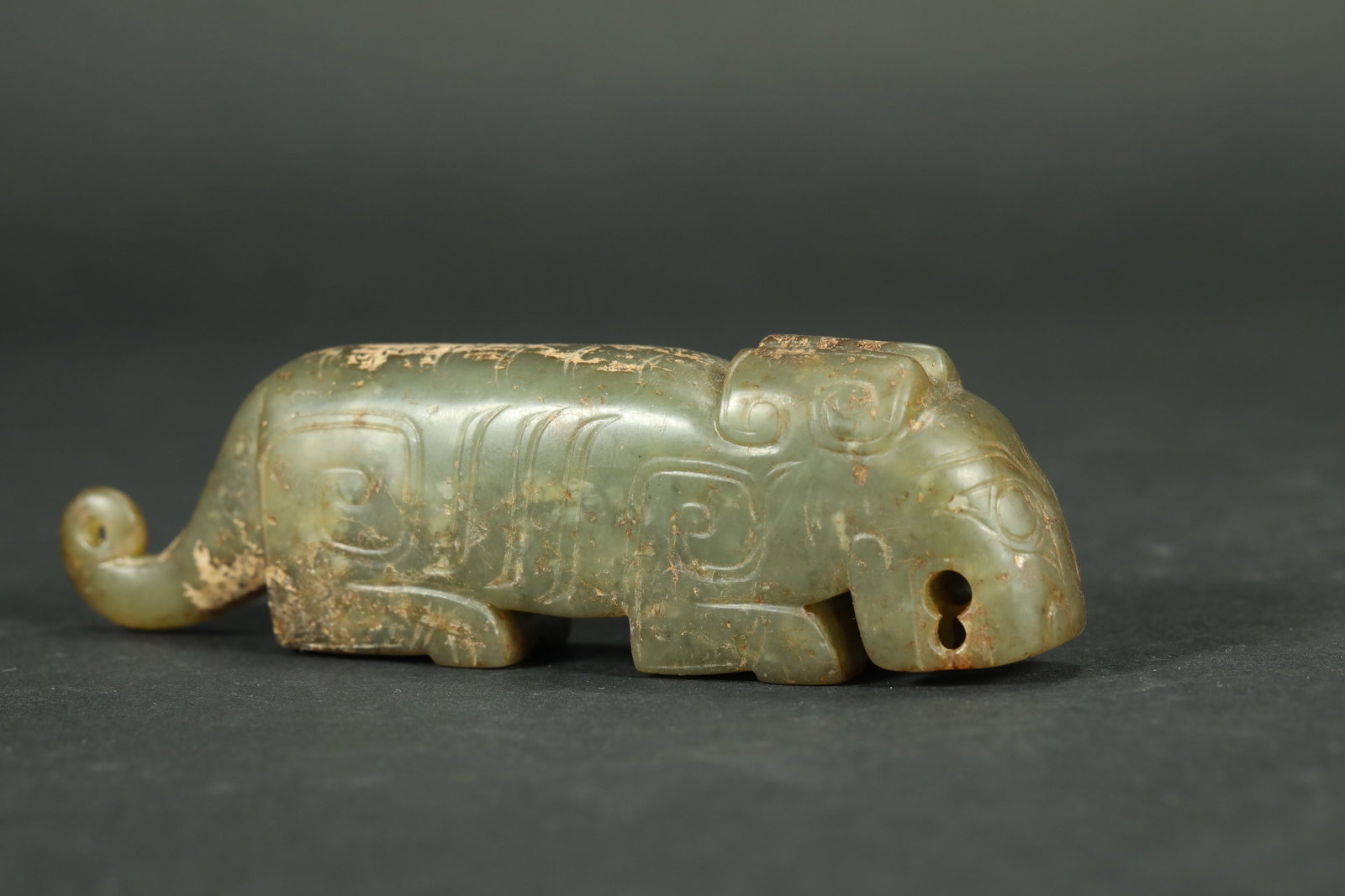 WESTERN ZHOU JADE TIGER: H:3CM L:9CM