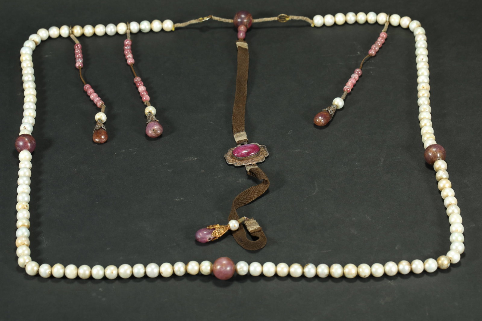 EASTERN PEARL COURT BEADS OF THE QING DYNASTY: D:1CM