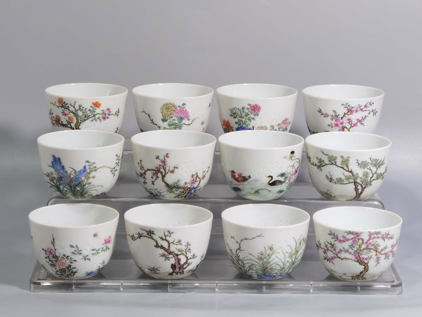 QING DYNASTY FAMILLE ROSE TWELVE FLOWER GODDESS CUP: H:5CM L:7.6CM