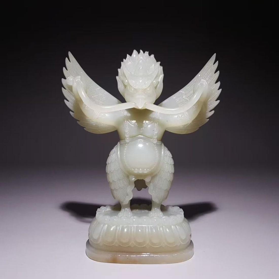 WHITE JADE ROC FROM THE QING DYNASTY: H:12CM L:10CM