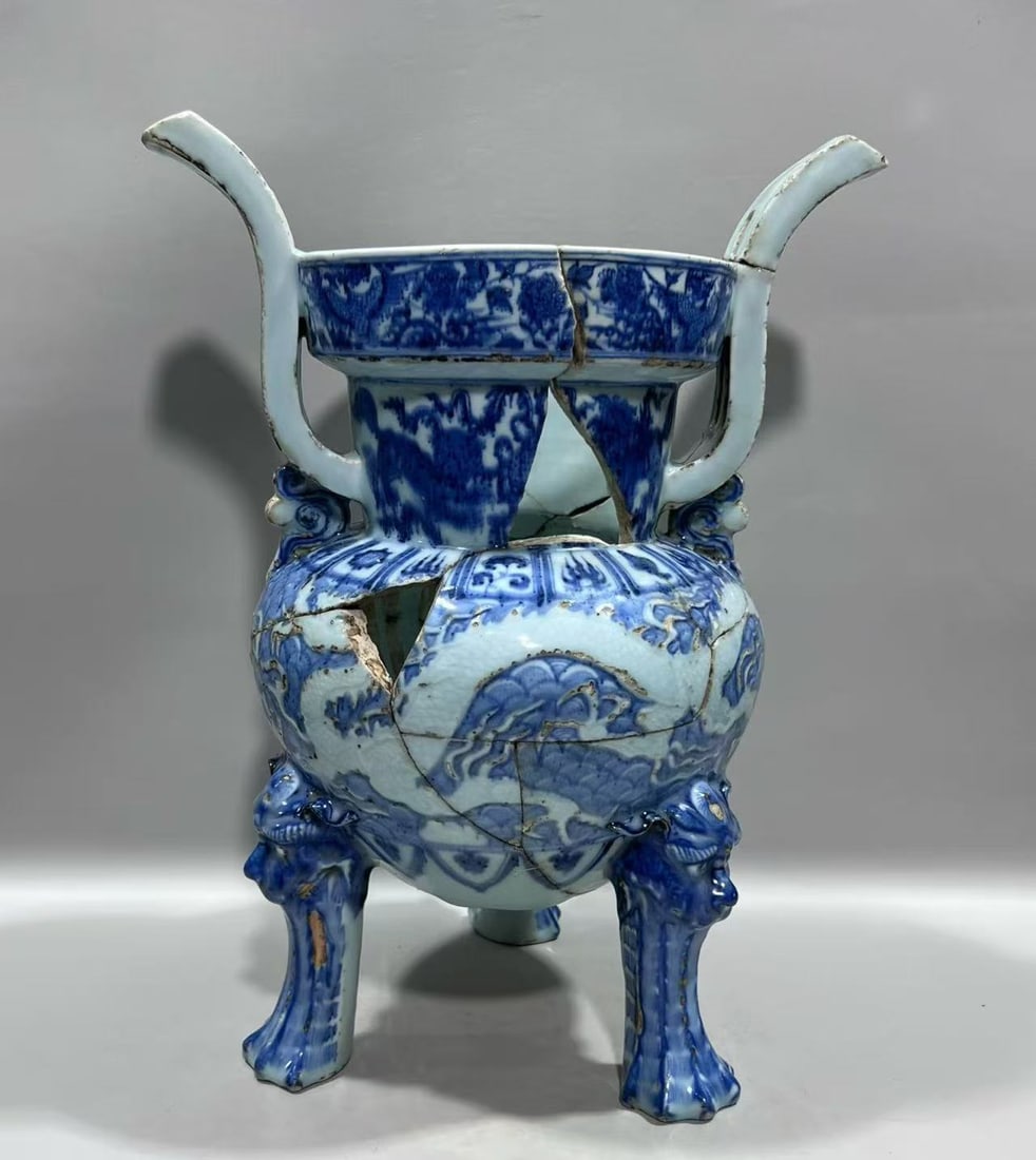 YUAN DYNASTY QINGHUA INCENSE BURNER: H:42CM L:32CM