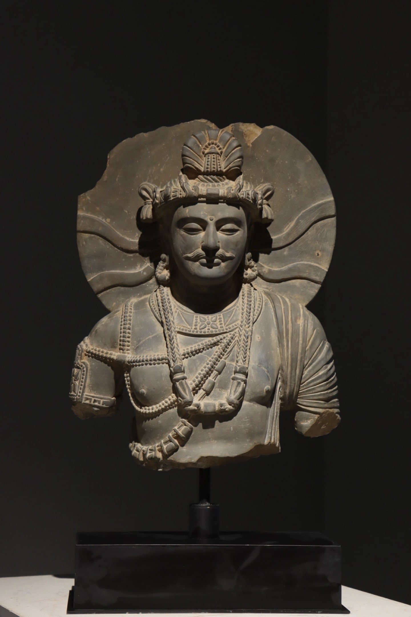 GANDHARA BUDDHA STATUE: H:55CM