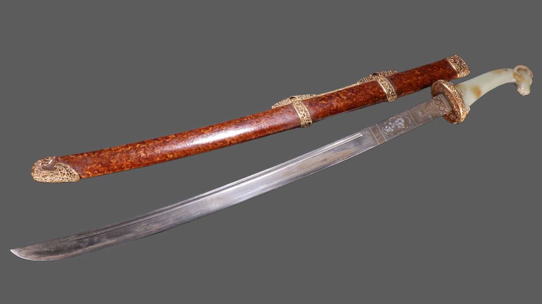 QING DYNASTY WHITE JADE RAM'S HEAD WALNUT WOOD TREASURE SWORD: L:96CM