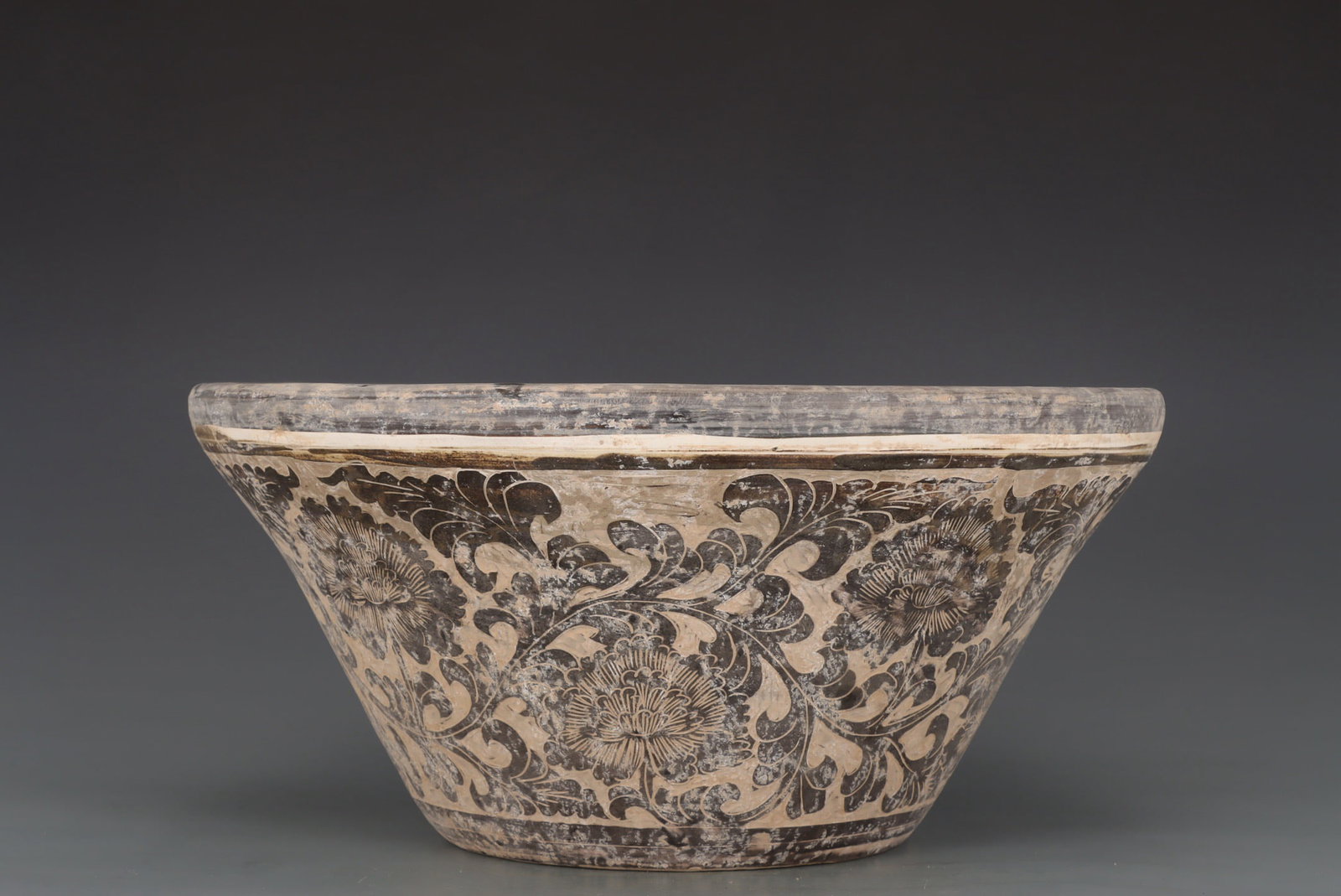 CIZHOU WARE BASIN FROM THE SONG DYNASTY: H:22CM L:48CM