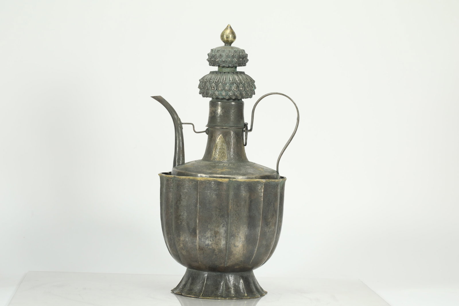 TANG DYNASTY SILVER WARMING POT: H:31CM L:15CM