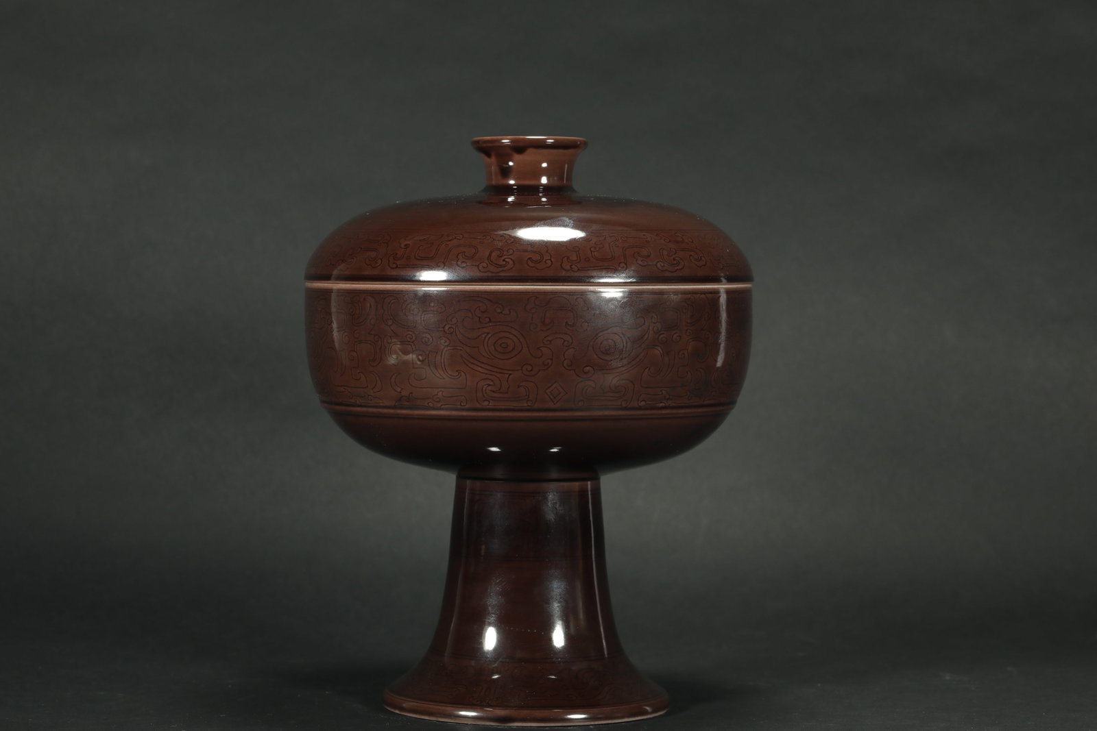 QING DYNASTY EGGPLANT SKIN PURPLE PUDDING: H:22CM