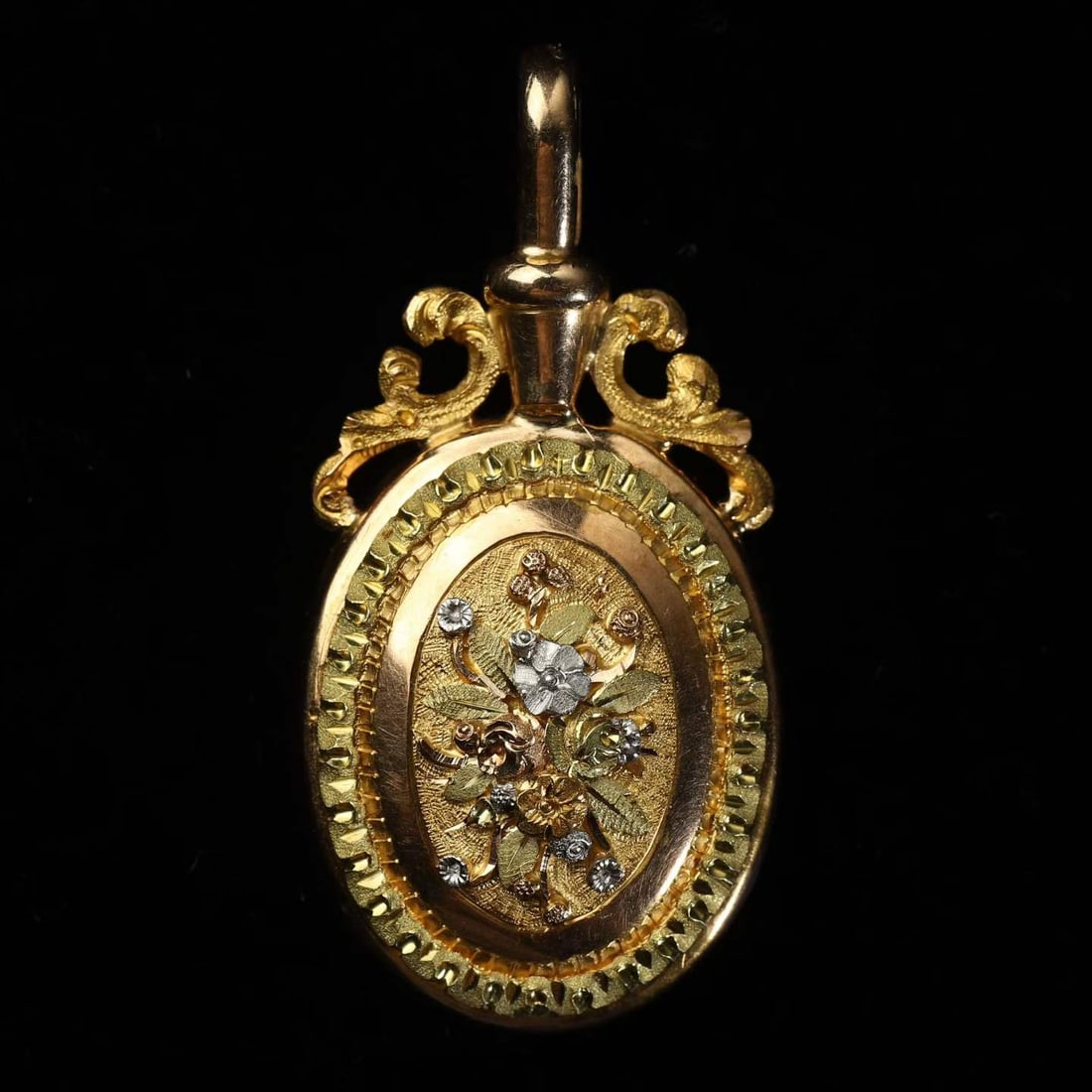 Napoleon III Period (1852-1870) French Aristocrat-Commissioned 18K Four-Colour Gold Floral Pendant: 3.7*1.9cm Wt:4.7g Hand-crafted entirely in 18K gold. The central bouquet is assembled from individually carved flowers and leaves in multiple gold tonalities, mounted together to form a floral spray. 