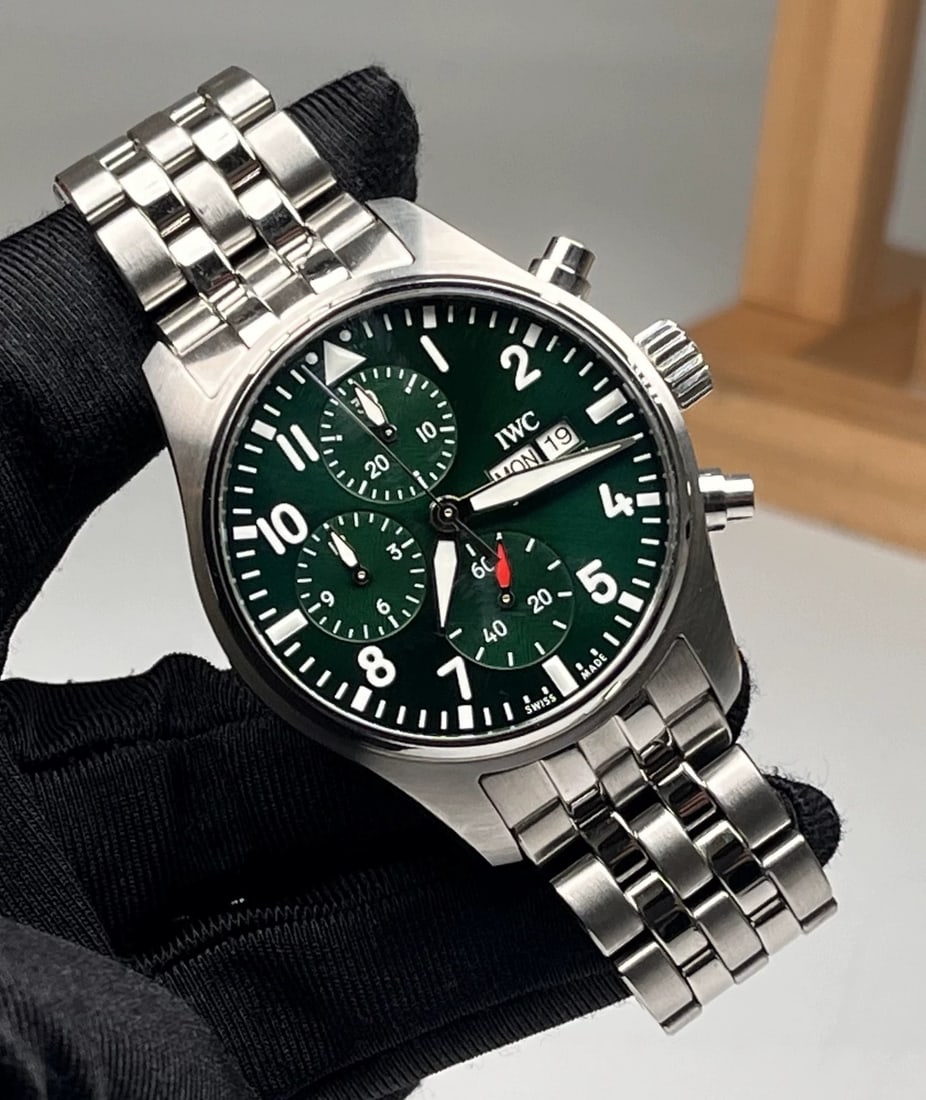 IWC Pilot's Watch Chronograph Ref.IW388104 Steel Green-Dial Watch: D:41mm