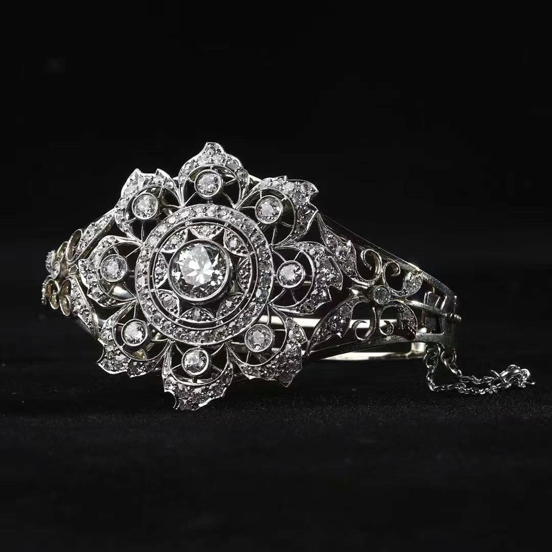 Edwardian Period (1901-1910) Spanish-Aristocrat-Commissioned Platinum Diamond Brooch-Bracelet: Bracelet inner diameter 49-57 mm, suitable for wrist circumference within 16.5 cm Brooch Diameter:3.9cm Wt:34g This brooch is entirely hand-fabricated in platinum, shaped as an eight-pointed-star open