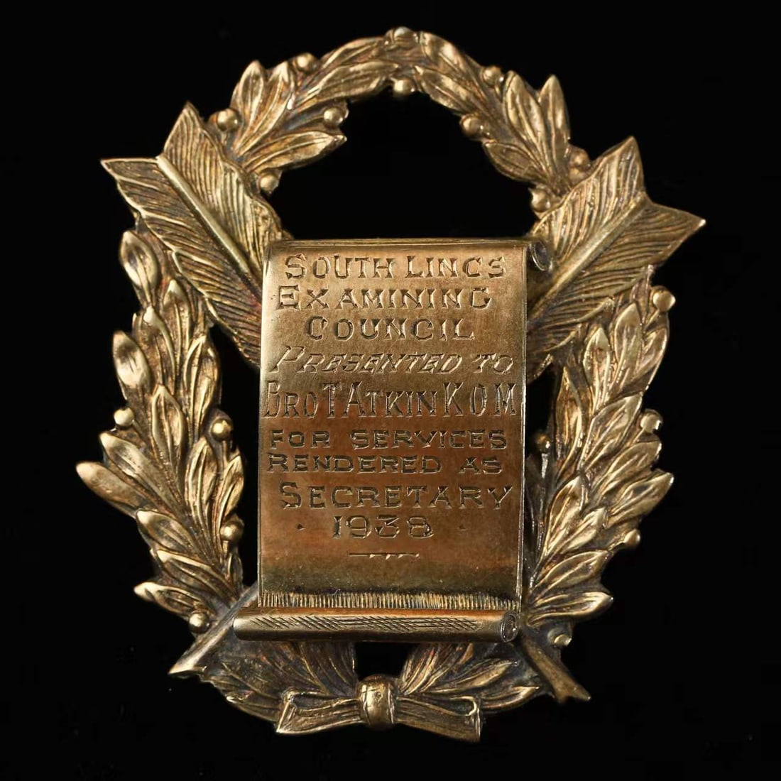 1938 Silver-Gilt Masonic Service Medal, South Lincolnshire, United Kingdom: 4.9*4.2cm Wt:20.75g This is a custom-made silver-gilt Masonic order badge from Britain, an official service medal issued by a local Masonic lodge circa the 1930s.