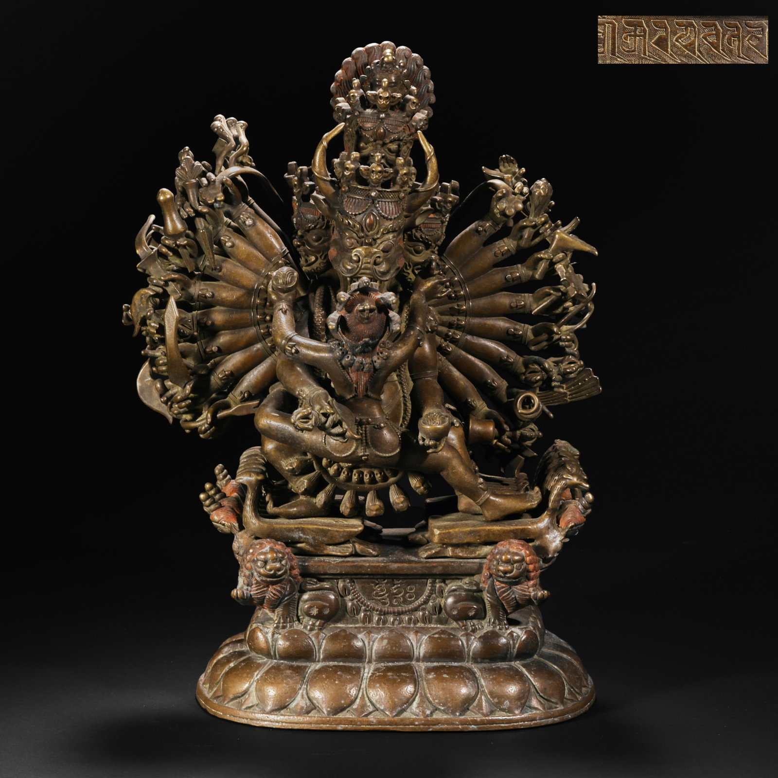 Qing Dynasty bronze gilt Daweide King Kong statue: H23cm W17cm