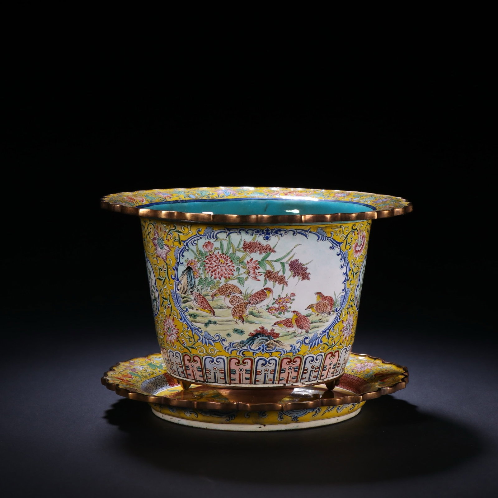 Qing Dynasty gold painting enamel flower and bird pattern flower pot: H12.5cm W17cm Weight832g