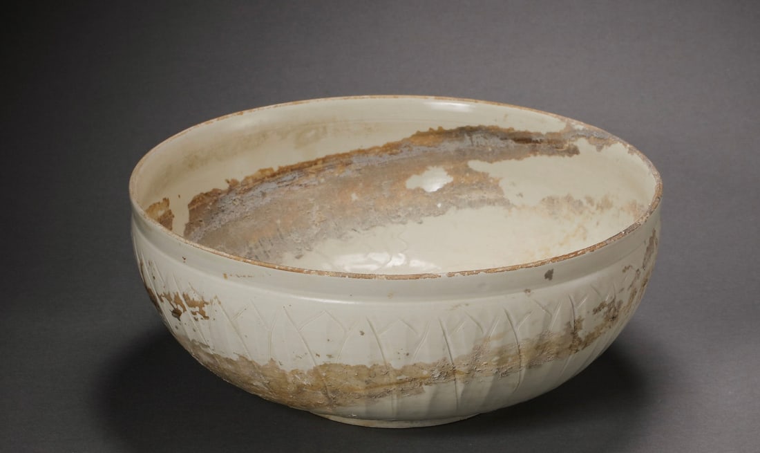 Ming Dynasty before the kiln flower bowl: H13cm W31cm