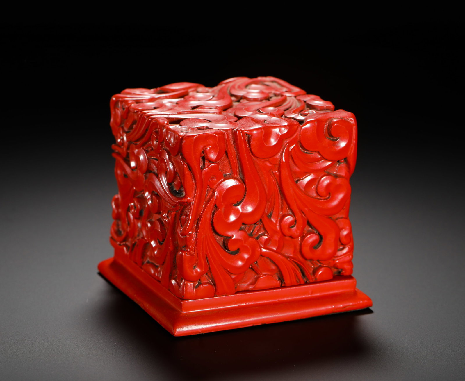 QING DYNASTY RED LACQUER THROUGH-CARVED CLOUD PATTERN SQUARE SEAL BOX - 4