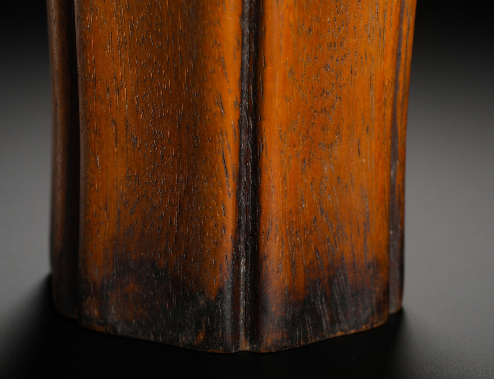 QING DYNASTY HUANGHUALI MELON RHOMBIC PLAIN PEN HOLDER - 6