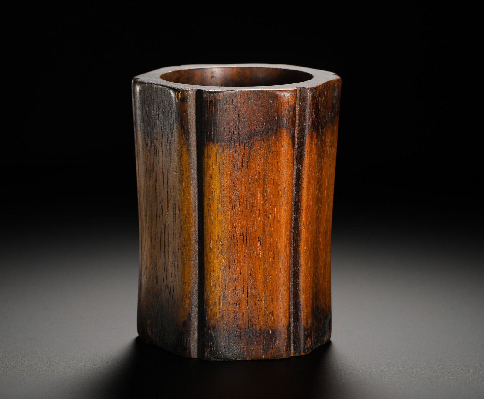 QING DYNASTY HUANGHUALI MELON RHOMBIC PLAIN PEN HOLDER - 7