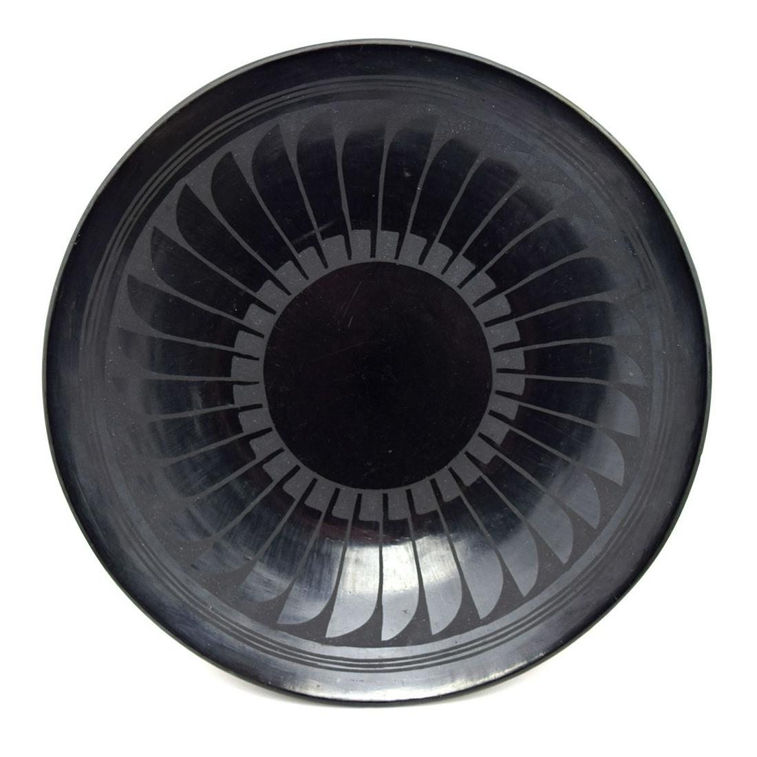 Maria and Santana Martinez Plate c. 1940s (1 of 6)