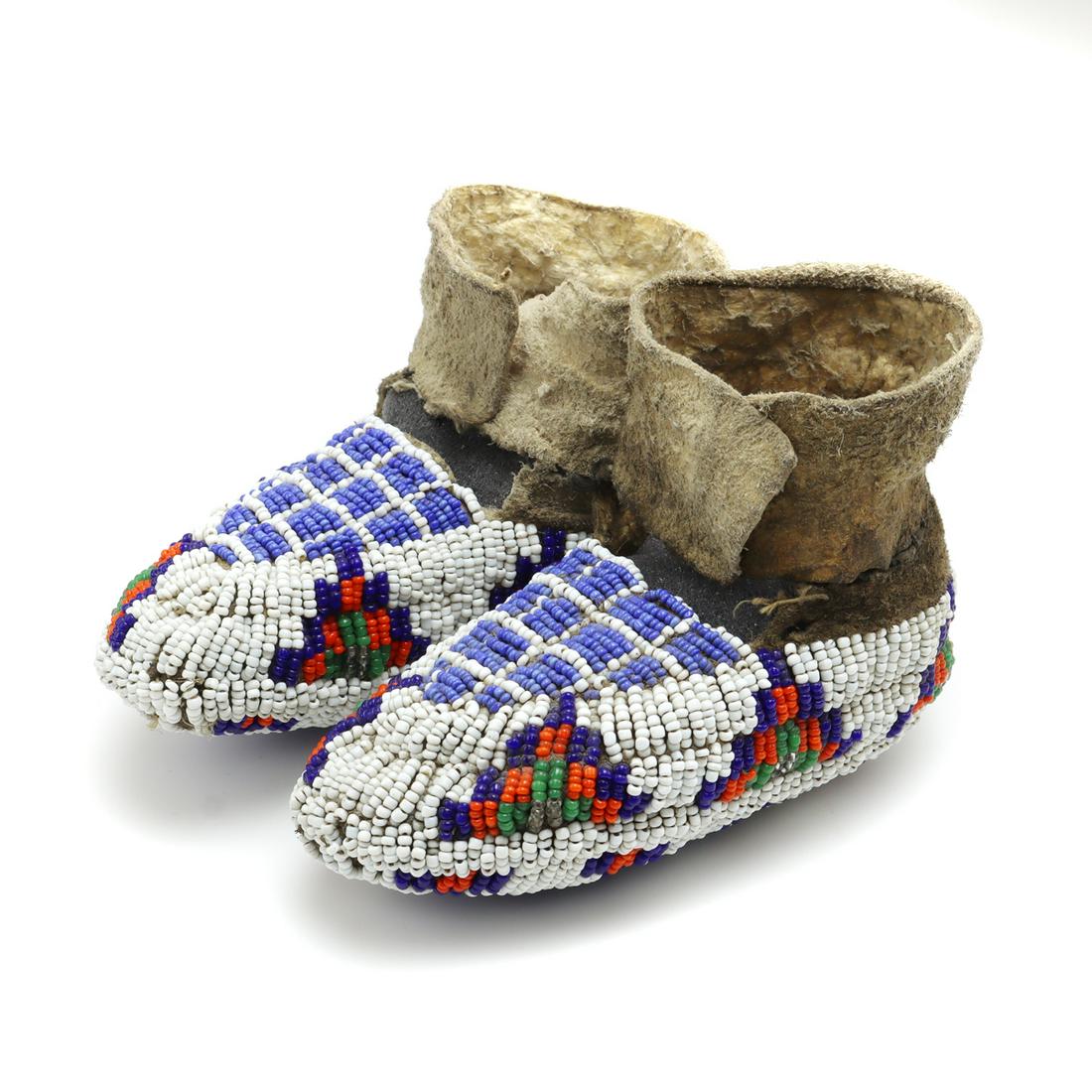 Sioux Beaded Leather Child's Moccasins c. 1890s (1 of 6)