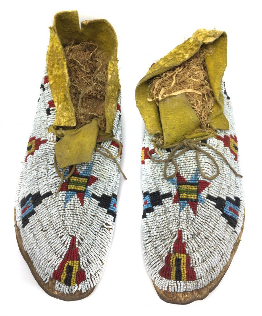 Blackfoot Beaded Moccasins c. 1890s (1 of 16)