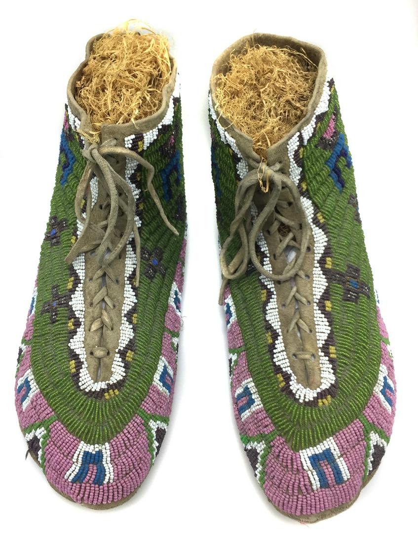 Plateau (Nez Perce) Beaded Moccasins (1 of 12)
