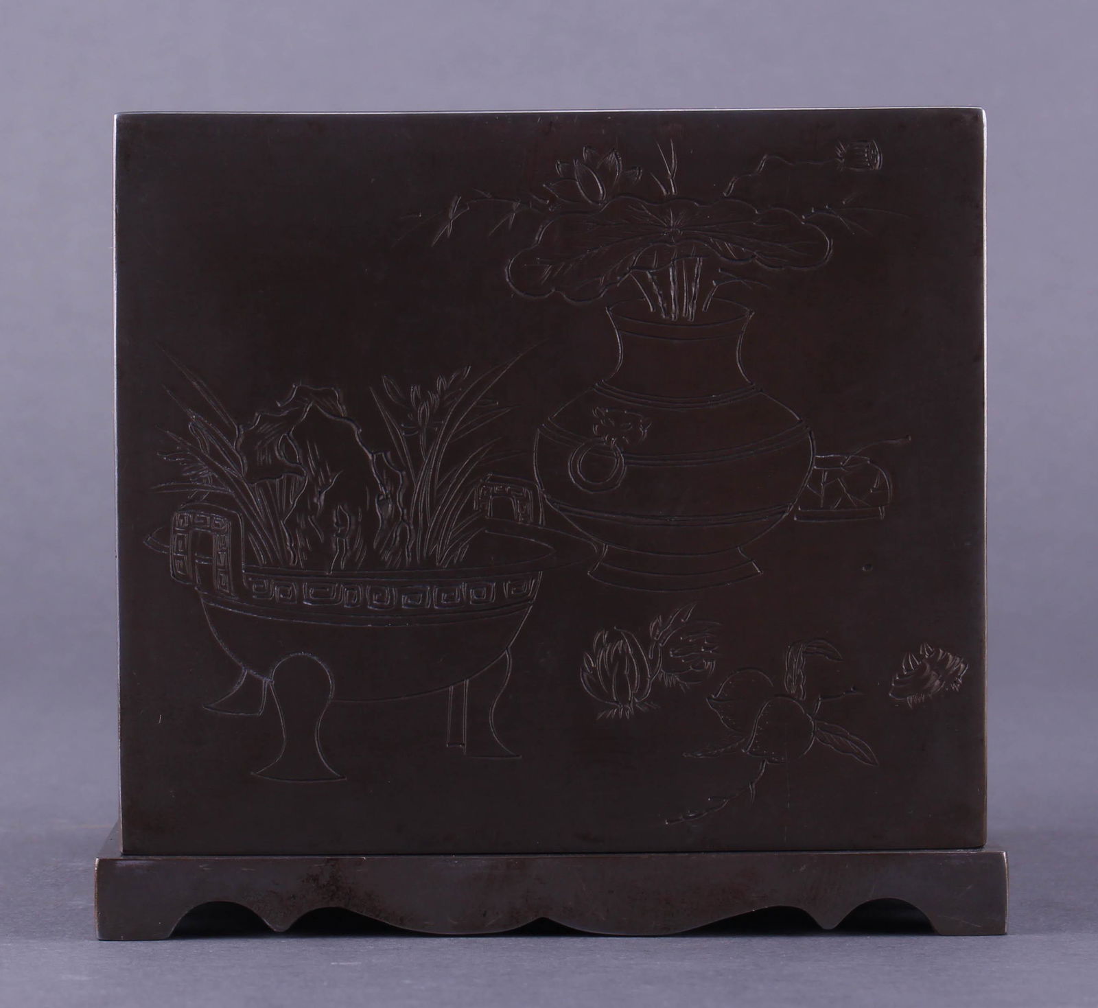 Pewter Landscape Pattern Tea Pot (1 of 11)