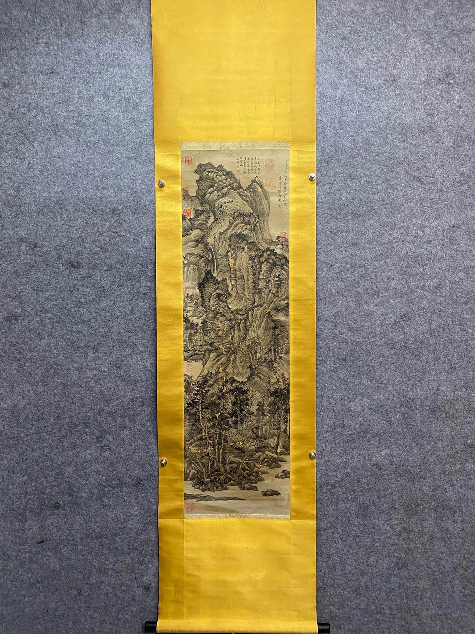 A HANDSCROLL OF CHINESE LANDSCAPE PAINTING, WANG MENG: A HANDSCROLL OF CHINESE LANDSCAPE PAINTING, WANG MENG138*40cmPAPER INTEGRITY