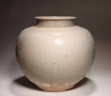 White glazed pot with a big belly: White glazed pot with a big bellyD?25cm H?24cm