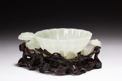 Jade Carved Chrysanthemum Shape Washer