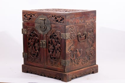 Rosewood Carved Squirrel with Grapes Pattern Box