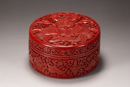 Lacquerware Carved Flower Pattern Lid Box