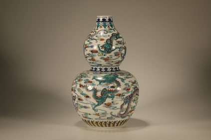 Doucai Cloud and Dragon Pattern Porcelain Gourd Shape Vase