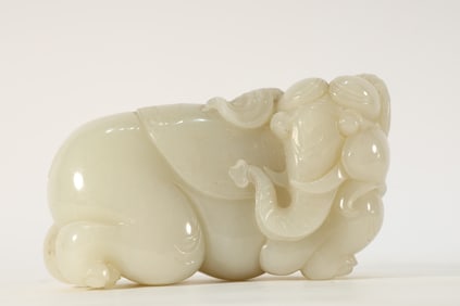 Jade Carved Elephant Shape Ornament
