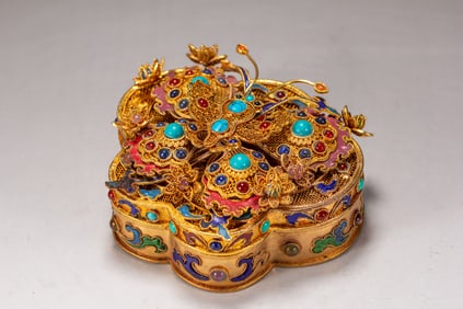 Gilt Bronze Inlaid Gem Stone Carved Flower Pattern Lid Box
