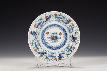 Doucai Lotus Flower Pattern Porcelain Plate