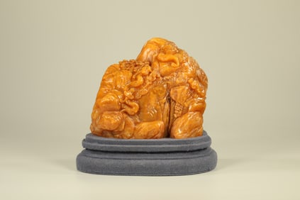 Shoushan Tianhuang Carved Dragon Ornament