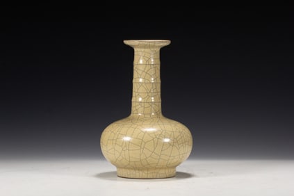 Ge Ware Porcelain Vase