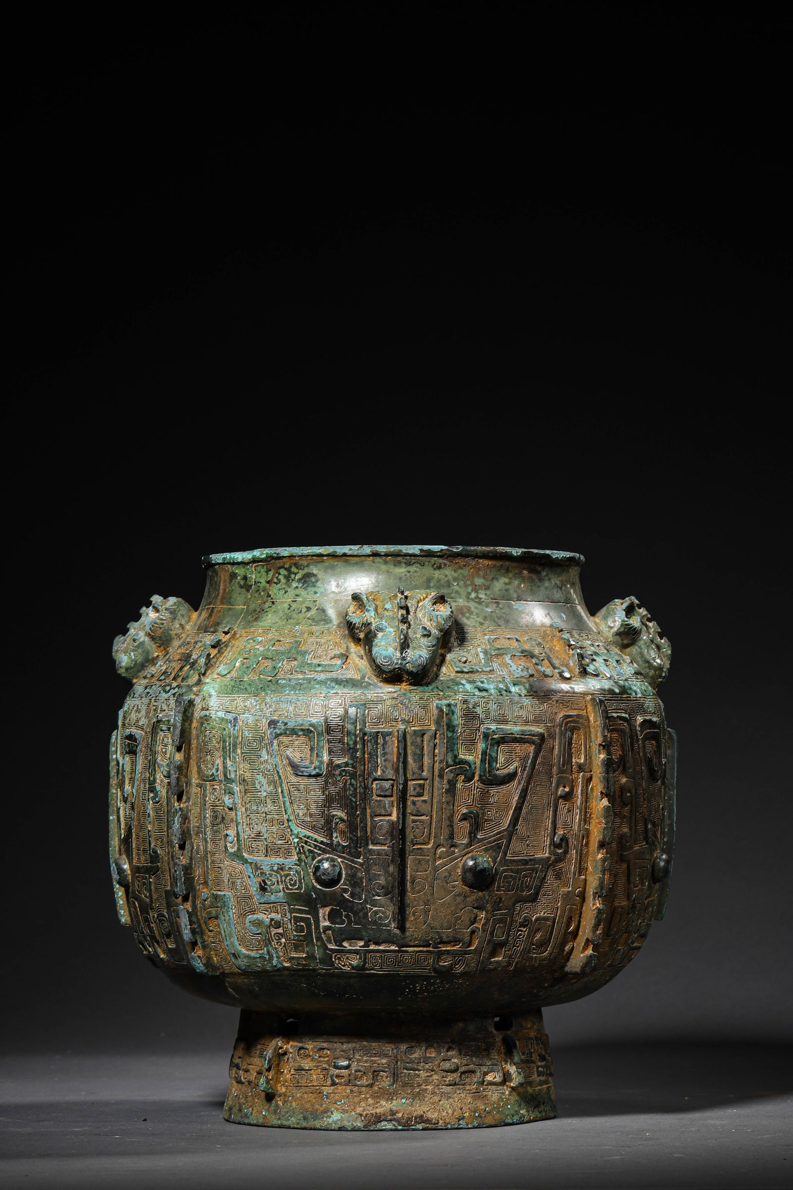 Bronze Gui Vessel (1 of 8)