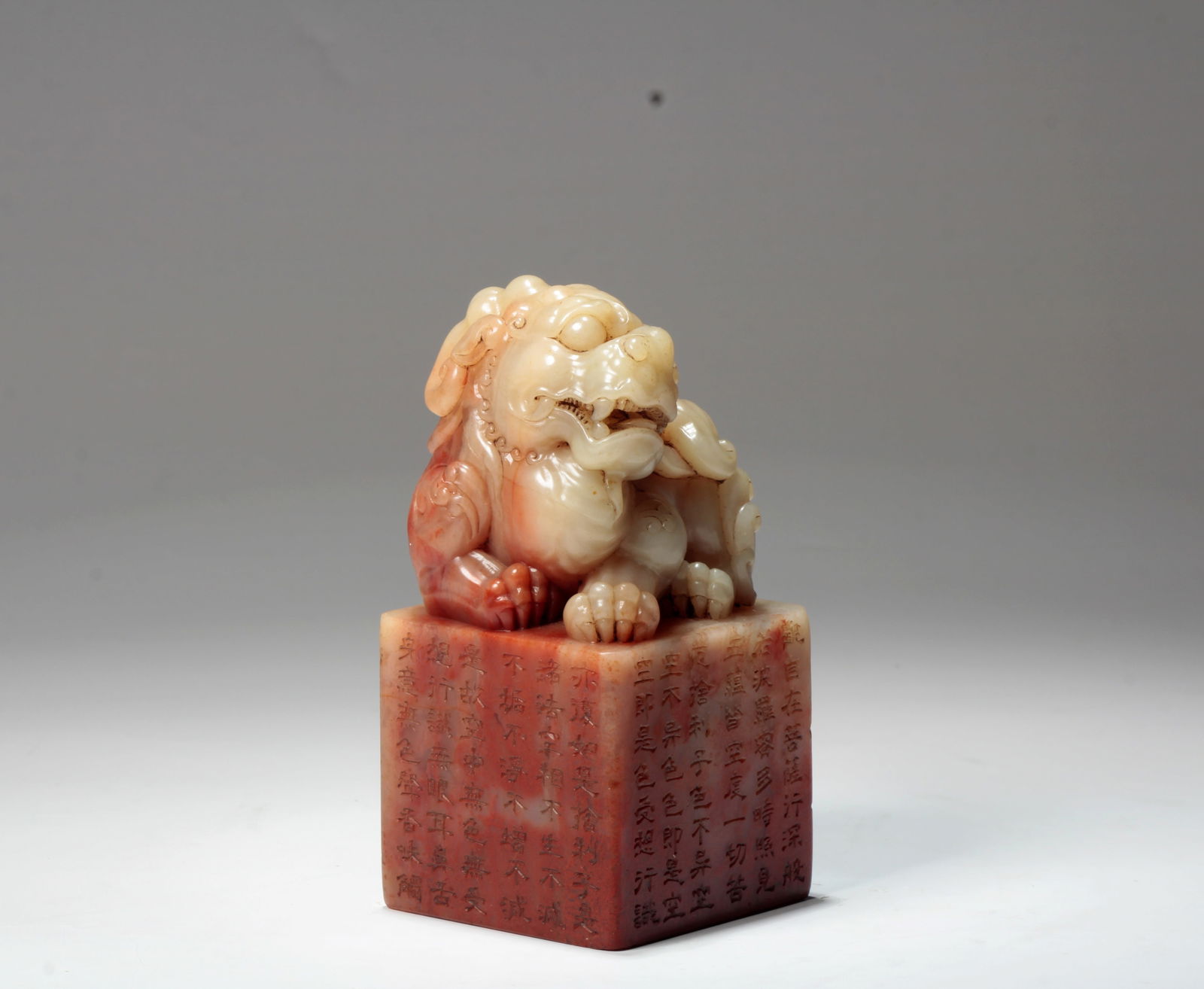 A SHOUSAHN STONED 'LION'SEAL: A SHOUSAHN STONED 'LION'SEAL 10*4.6*4.6cm