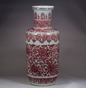 A RED GLAZED MALLET VASE