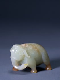 A HETIAN JADE ELEPHANT CARVING