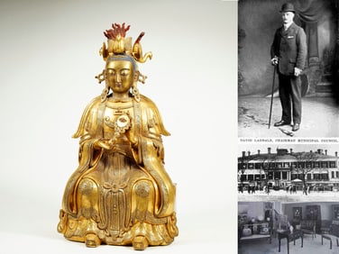 A GILT BRONZE FIGURE OF SEATED GUANYIN