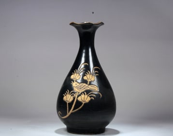 A JIZHOU VASE