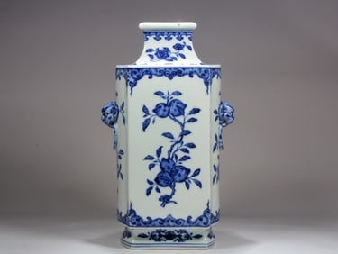 A BLUE AND WHITE 'BEAST'SQUARE VESSEL,ZUN