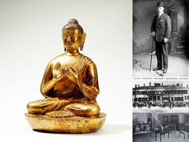 A GILT BRONZE FIGURE OF BUDDA