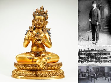 A GILT BRONZE FIGURE OF BUDDA