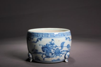 A BLUE AND WHITE CENSER