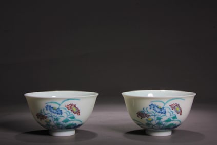 A PAIR OF  DOUCAI CUPS
