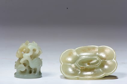 A SET OF JADE CARVING