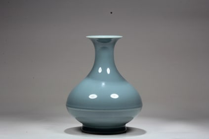 A BLUE GLAZED VASE,YUHUCHUN